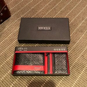 Guess cardholder and wallet set